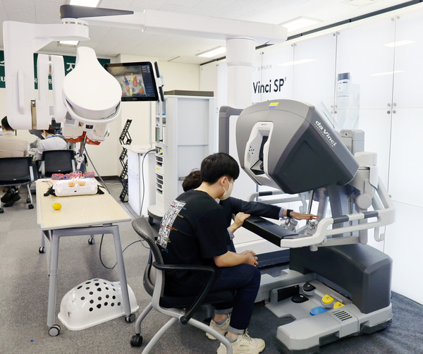 이화의료원, 로봇수술 심포지엄