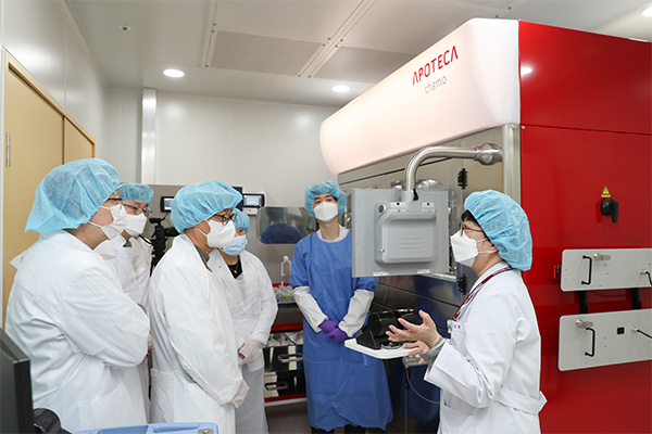 [구로병원] 항암주사제 조제로봇 APOTECA Chemo 도입