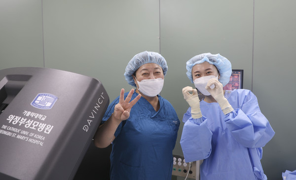 [의정부성모] 산부인과 김찬주 교수 로봇수술 300례 달성