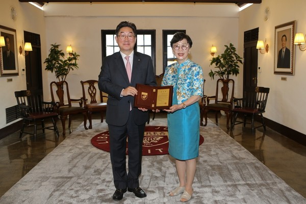 高大의대 68·32회 동기회, 의학발전기금 1억원 기부