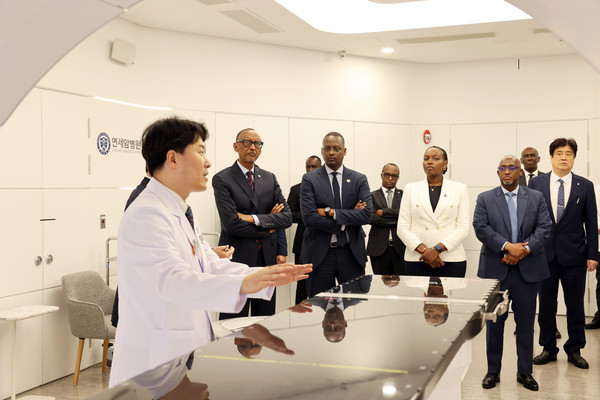 [연세암병원] 르완다 대통령, 중입자치료센터 방문