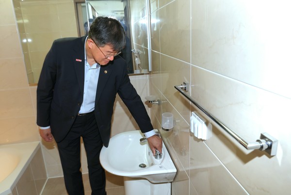 노인복지주택 현장 점검... 어르신 1천만 시대 대비 / 사진 = 연합뉴스 제공