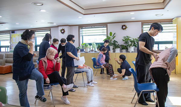 AI 기반 시니어 헬스케어 솔루션 '이지태닉스' IRB 승인 획득