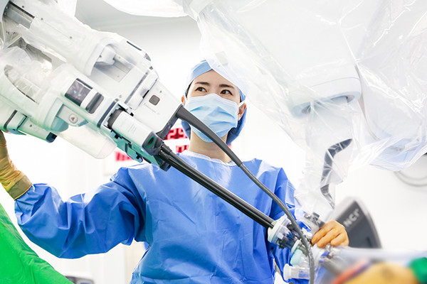 [충남대병원] 산부인과 김유진 교수 로봇수술 200례 달성