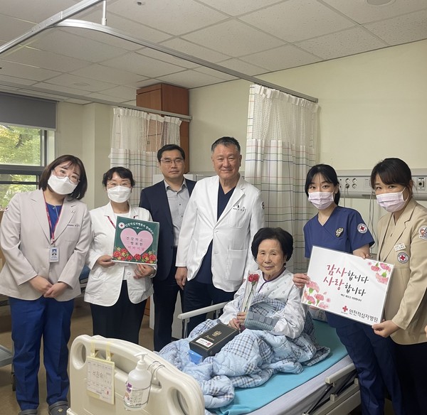 인천적십자병원, 어버이날 맞아 카네이션 행사 진행