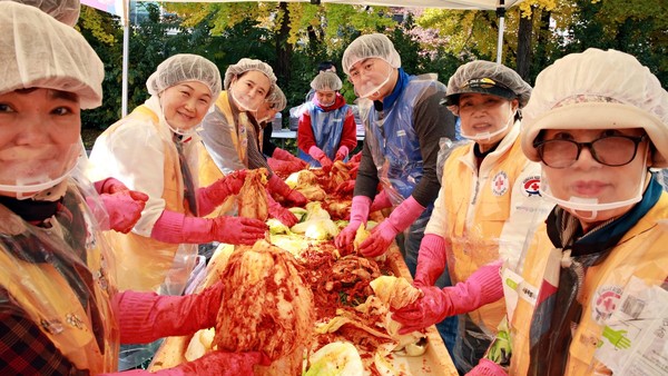 대한적십자사 서울지사, 고려아연 후원 ‘사랑의 김장 나눔' 실시